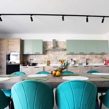 Gozo Getaway - Large Pool Apartment, 10 Mins To Square * Xagħra