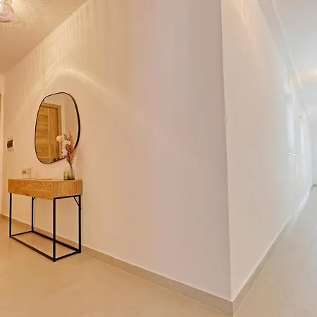 Gozo Getaway - Large Pool Apartment, 10 Mins To Square * 자프라