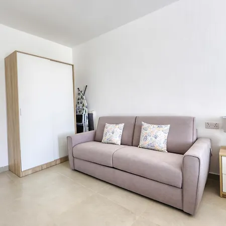 Gozo Getaway - Large Pool Apartment, 10 Mins To Square 아파트 *
