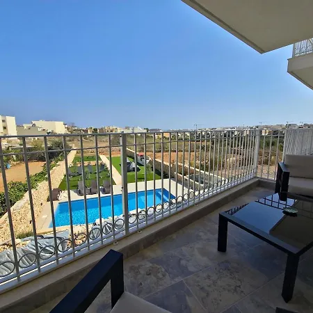 Gozo Getaway - Large Pool Apartment, 10 Mins To Square شقة
