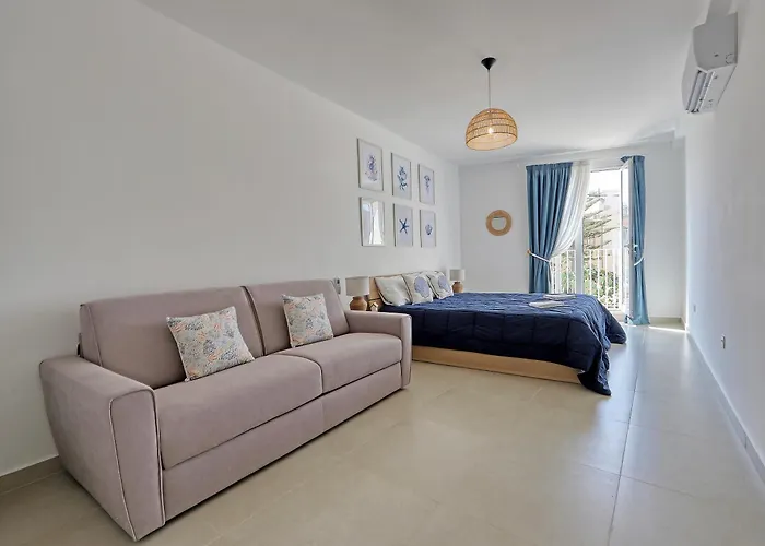 Gozo Getaway - Large Pool Apartment, 10 Mins To Square Daire *