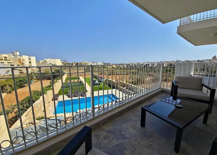 Gozo Getaway - Large Pool Apartment, 10 Mins To Square Apartament